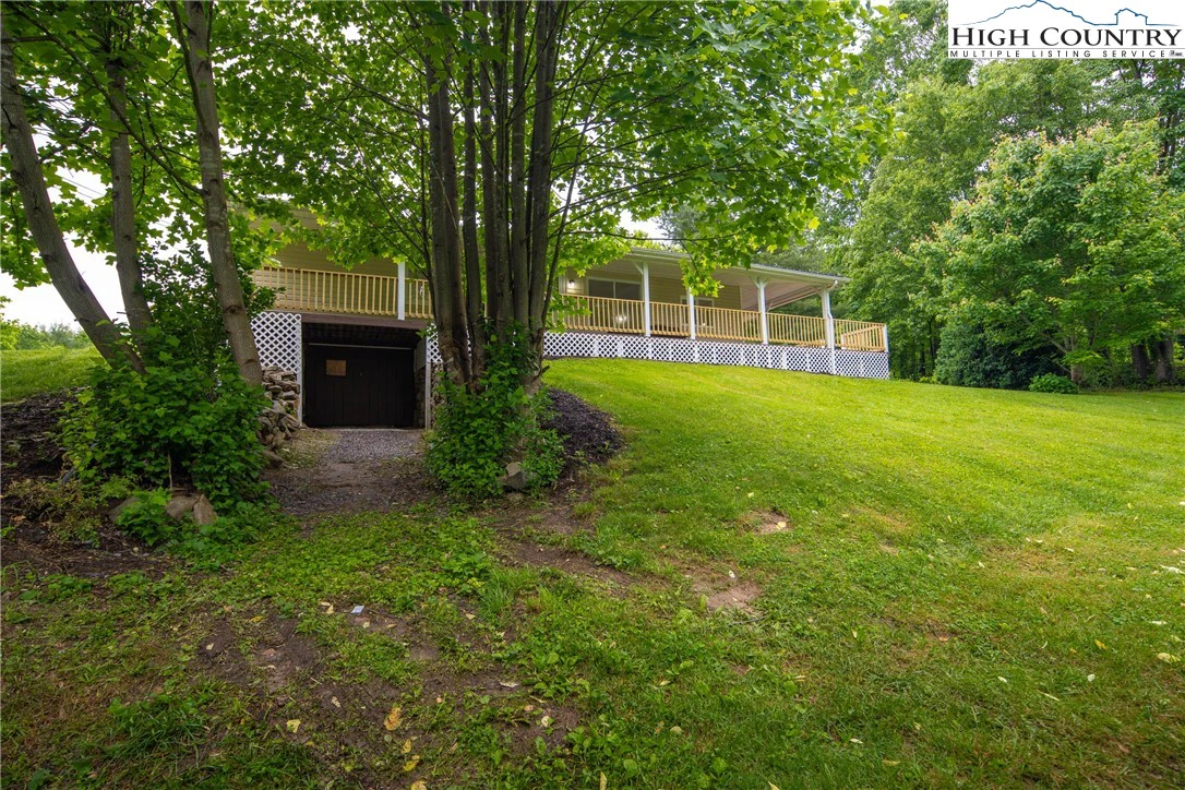 Image number 11 for the current listing