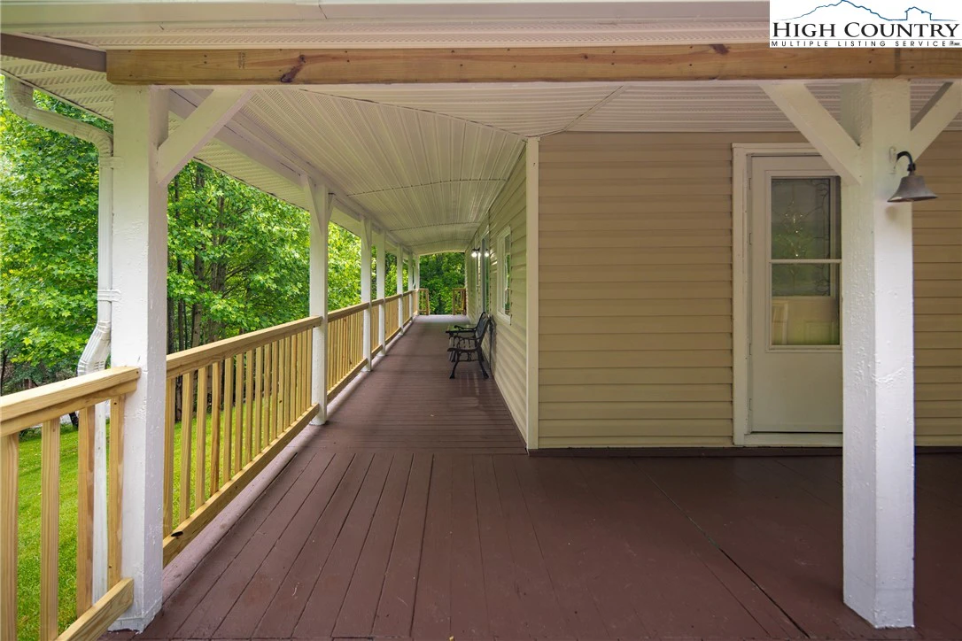Image number 15 for the current listing