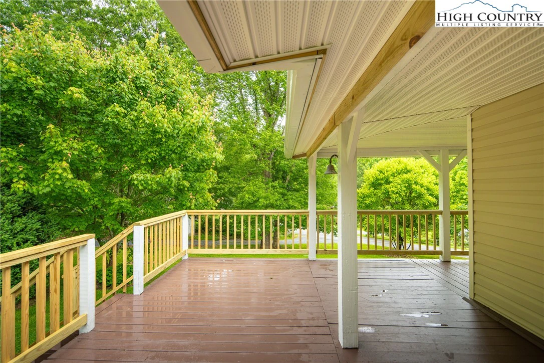 Image number 18 for the current listing