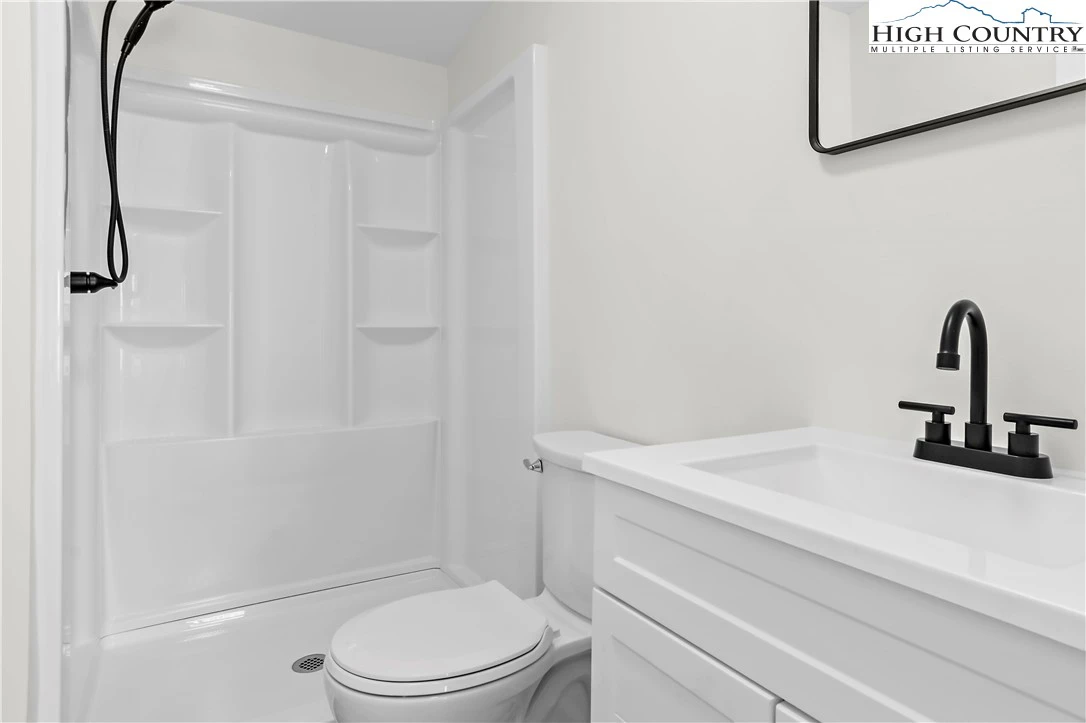 Image number 9 for the current listing