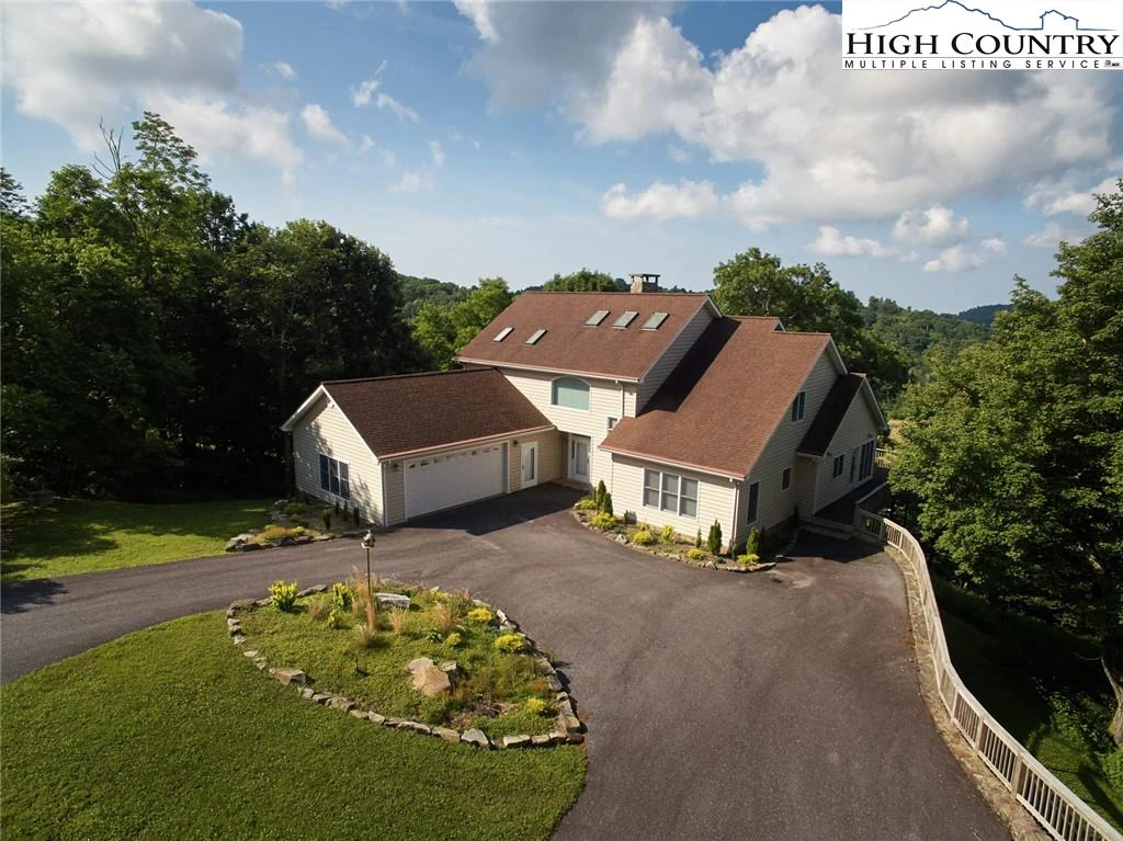 Image number 1 for the current listing