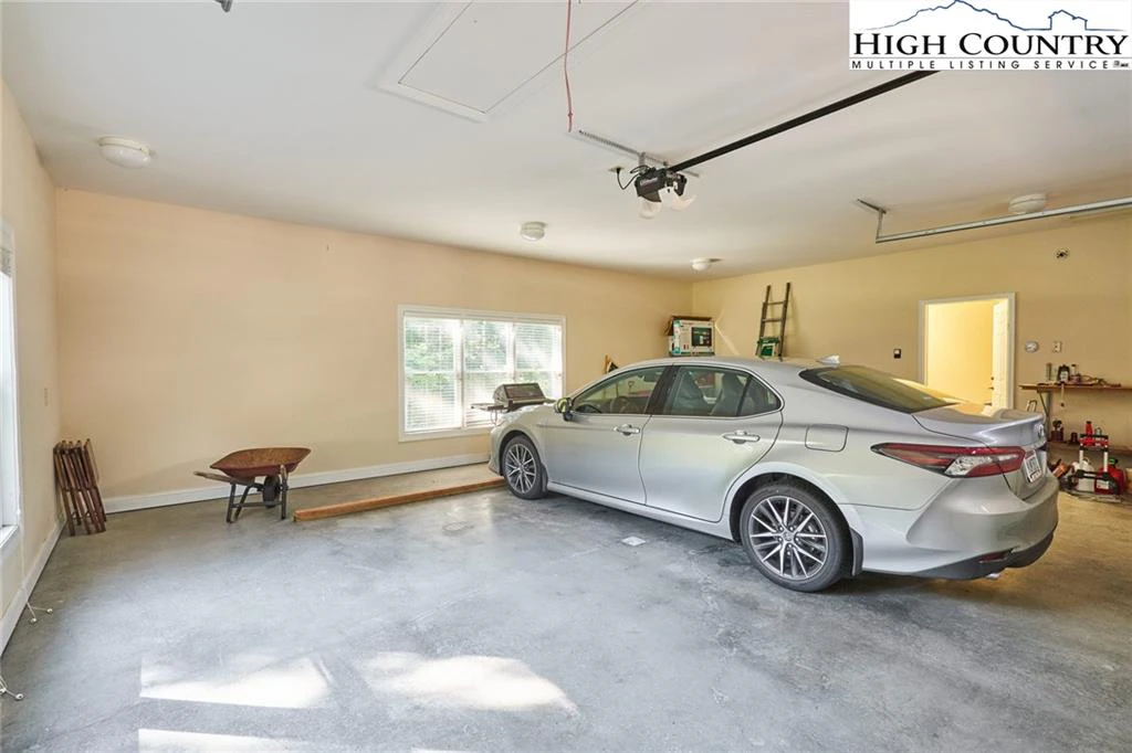 Image number 6 for the current listing