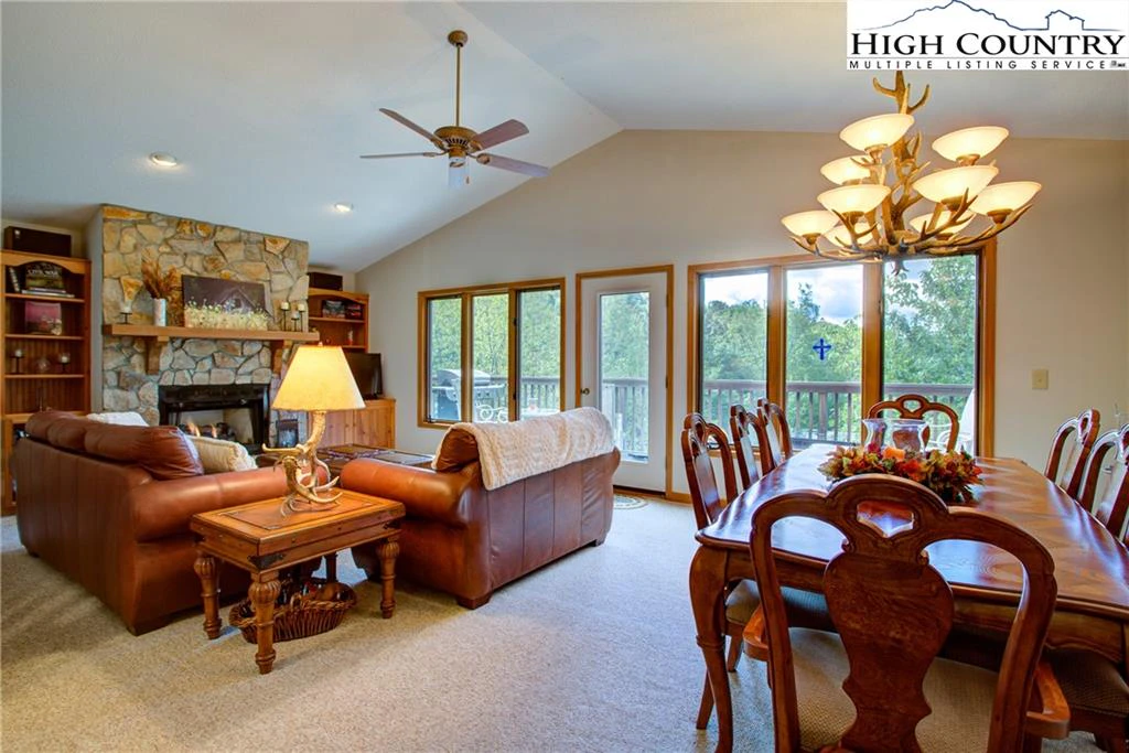 Image number 1 for the current listing
