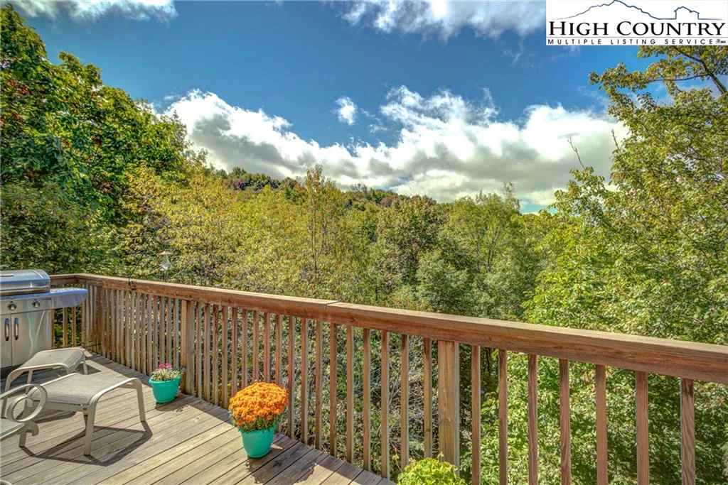Image number 18 for the current listing