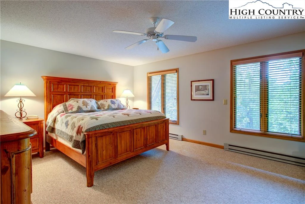Image number 12 for the current listing