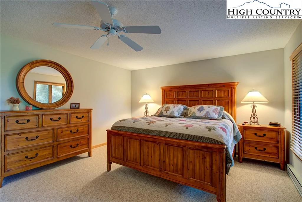 Image number 11 for the current listing