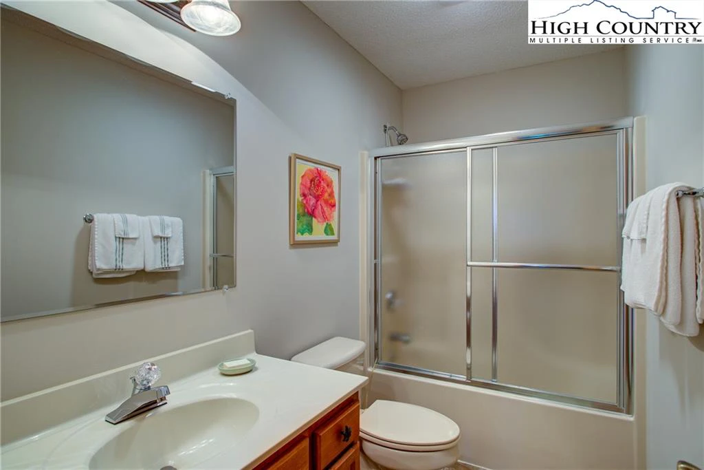 Image number 7 for the current listing