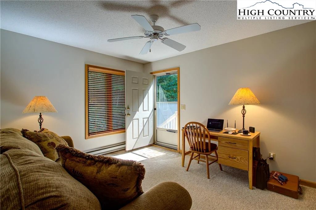 Image number 6 for the current listing