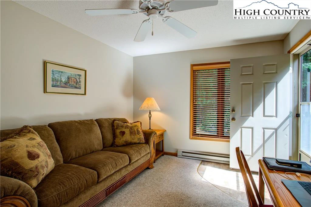 Image number 5 for the current listing
