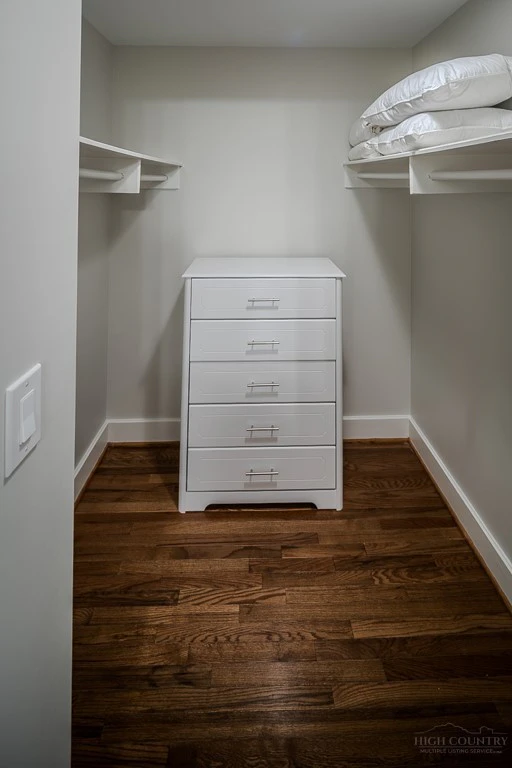 Image number 8 for the current listing