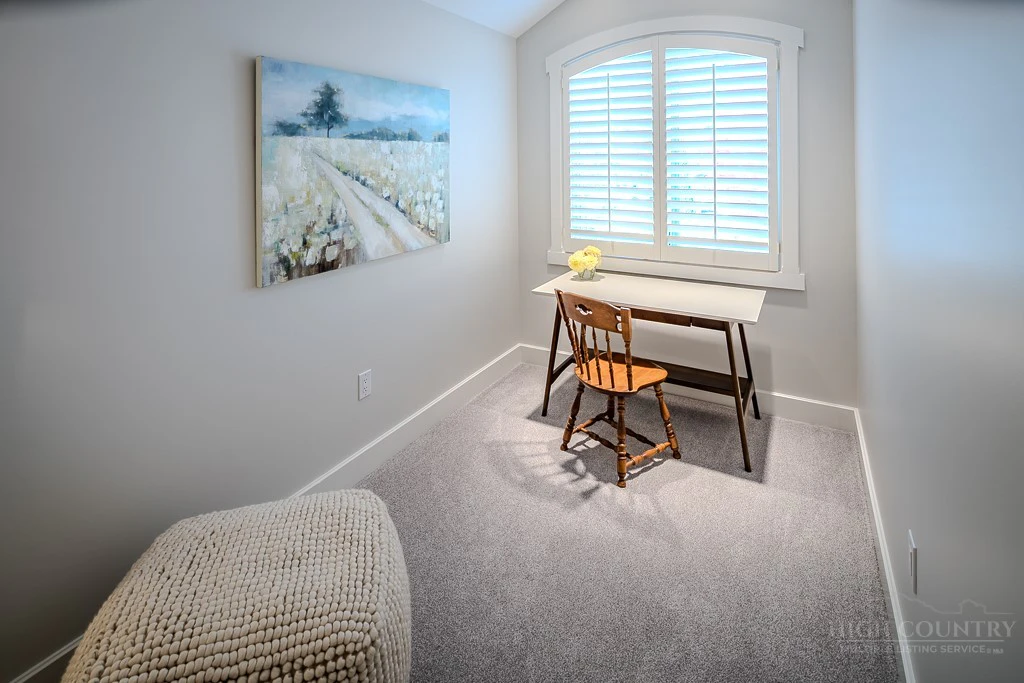 Image number 18 for the current listing
