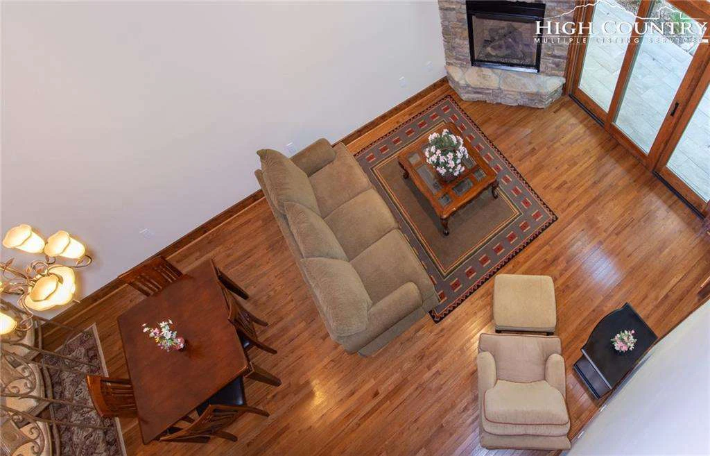 Image number 6 for the current listing