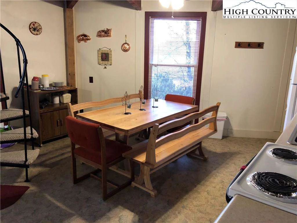 Image number 15 for the current listing
