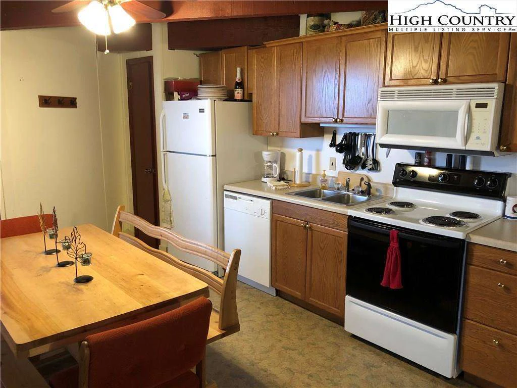 Image number 14 for the current listing