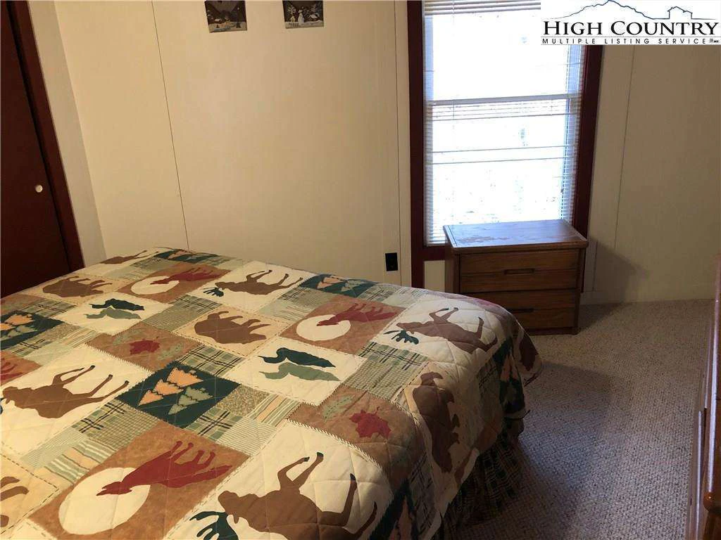 Image number 6 for the current listing