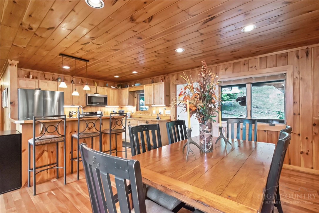 Image number 10 for the current listing
