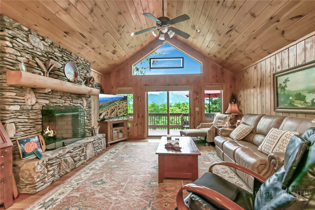 Image number 16 for the current listing