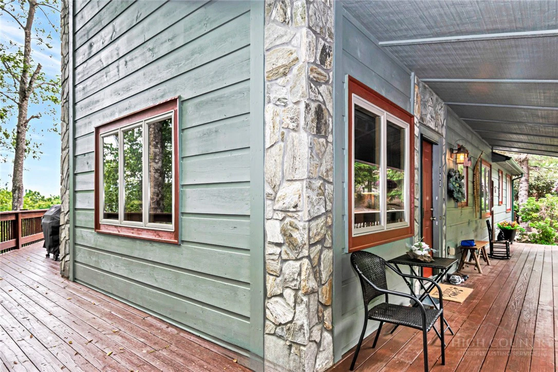 Image number 3 for the current listing