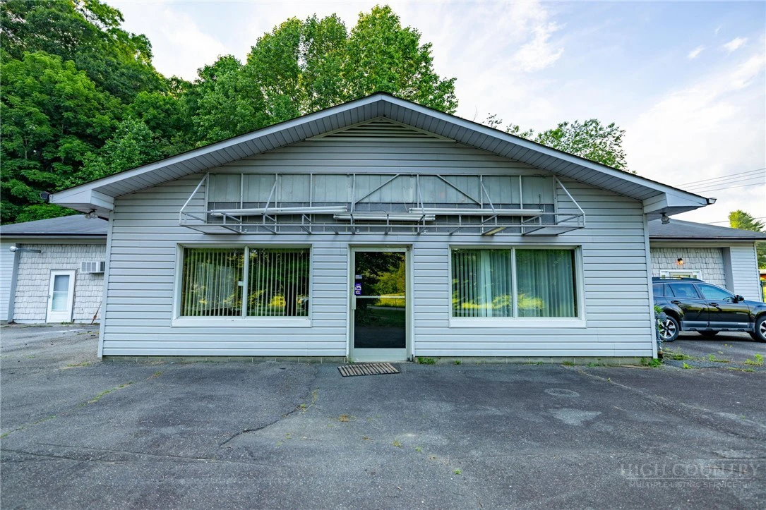 Image number 2 for the current listing