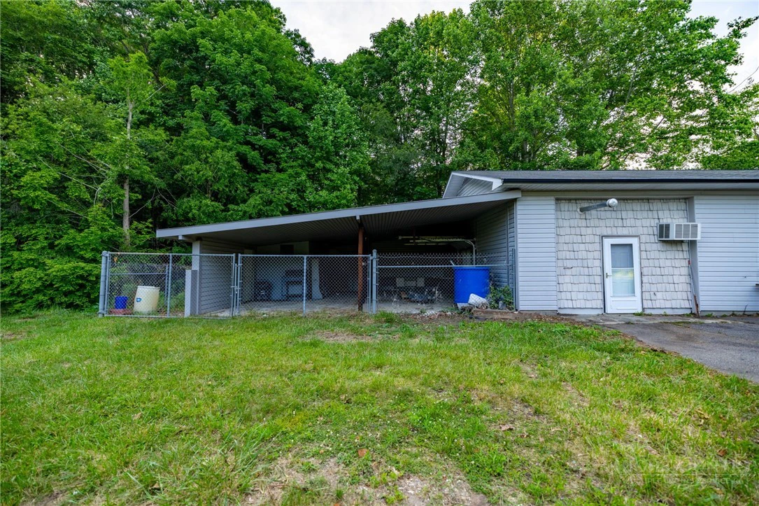 Image number 4 for the current listing