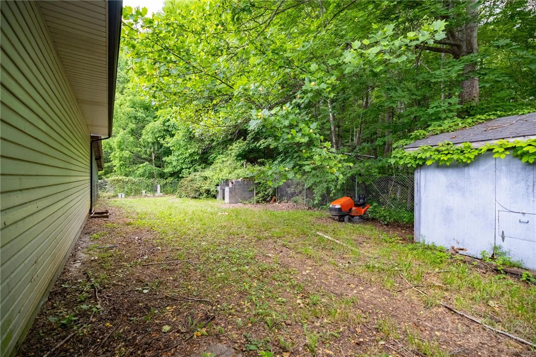 Image number 8 for the current listing