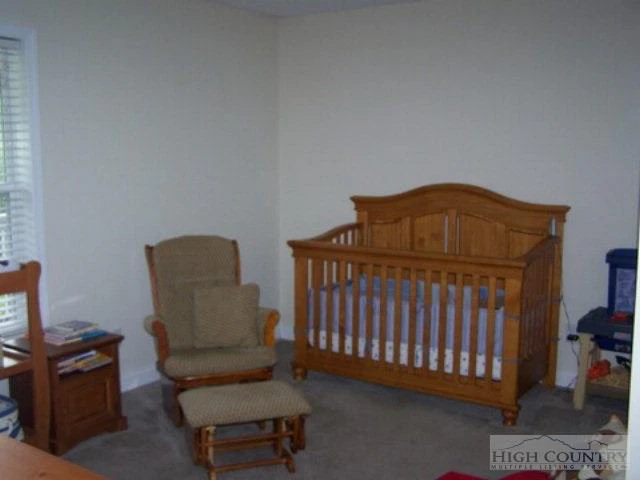 Image number 17 for the current listing