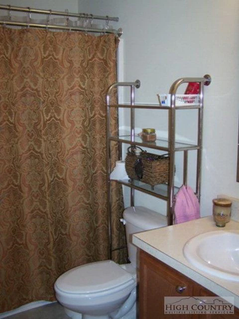 Image number 16 for the current listing