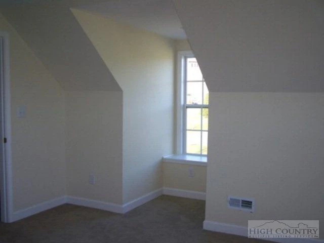 Image number 14 for the current listing