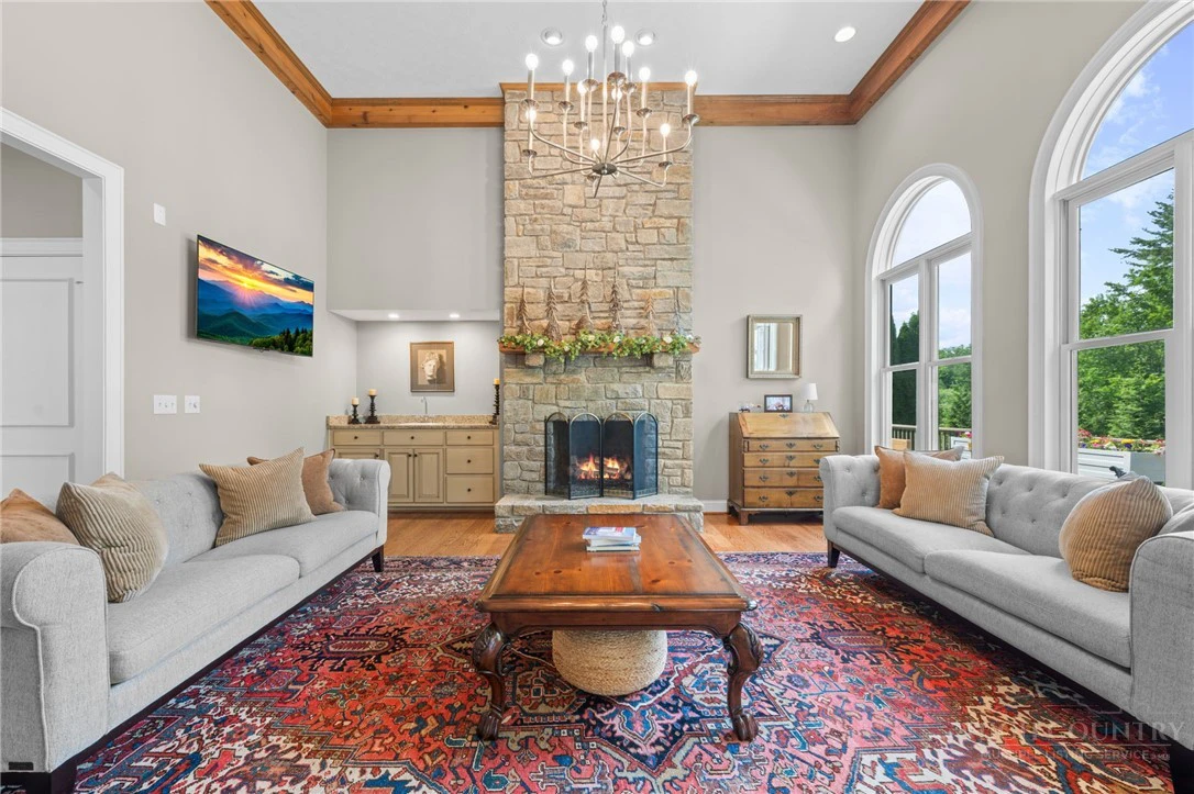 Image number 5 for the current listing