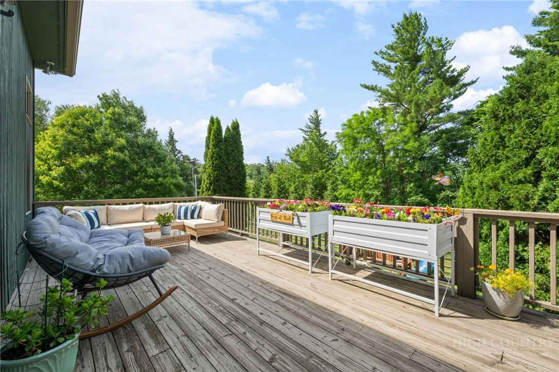 Image number 16 for the current listing