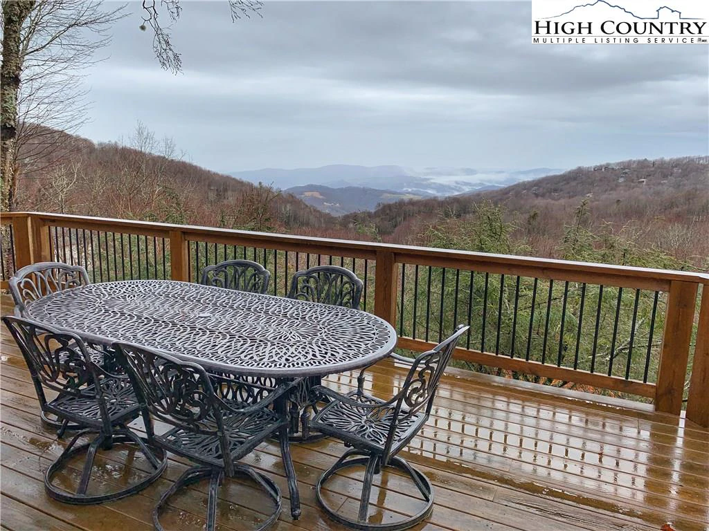 Image number 17 for the current listing