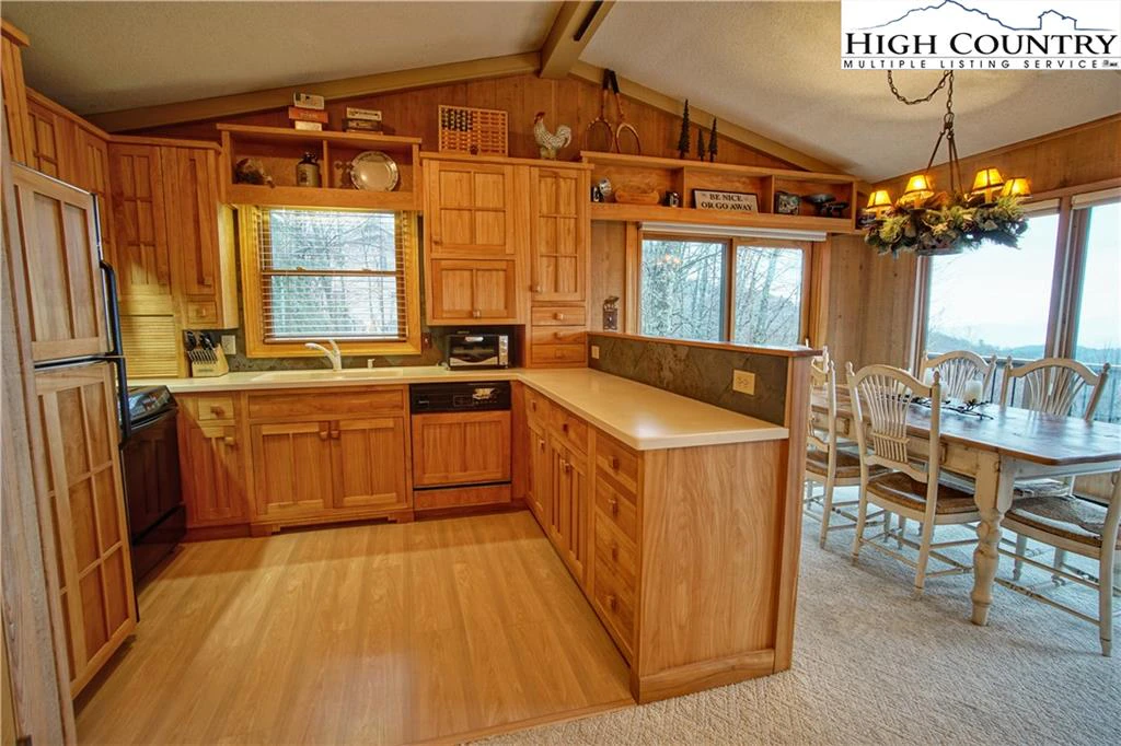 Image number 21 for the current listing