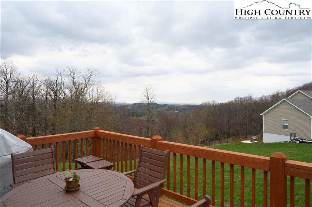 Image number 17 for the current listing