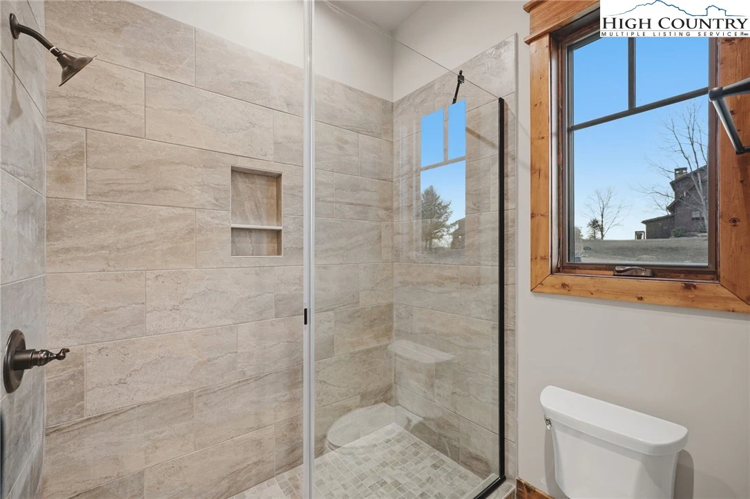 Image number 7 for the current listing