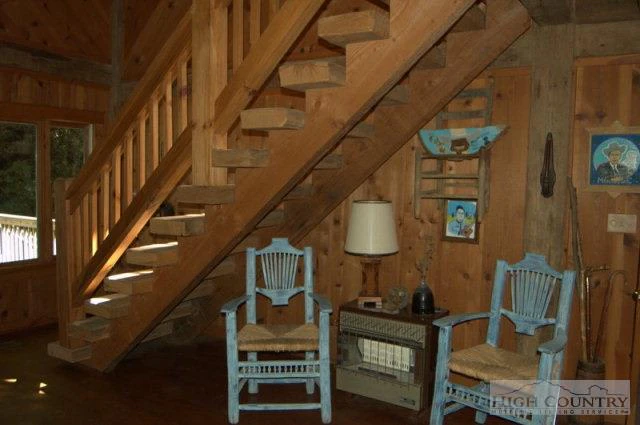 Image number 6 for the current listing