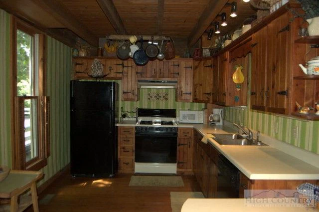 Image number 4 for the current listing