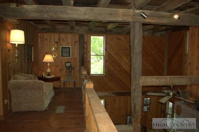 Image number 20 for the current listing