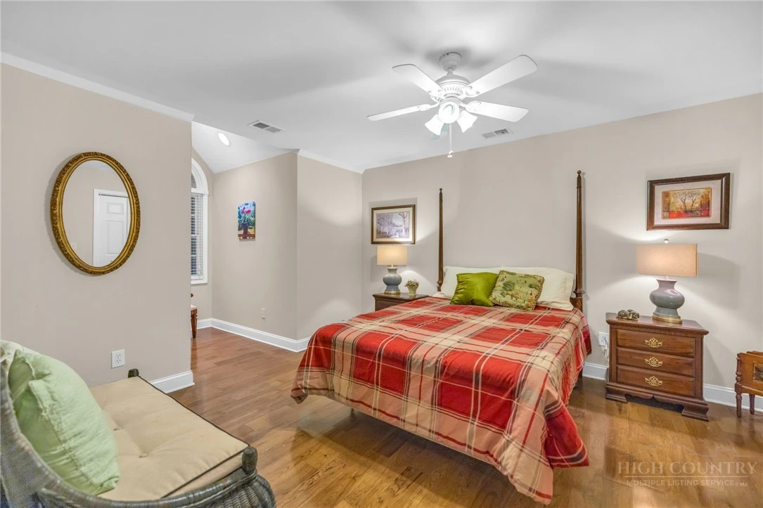 Image number 6 for the current listing