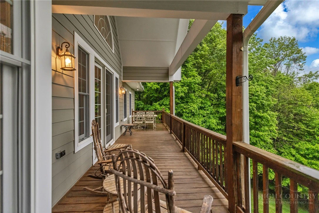 Image number 11 for the current listing