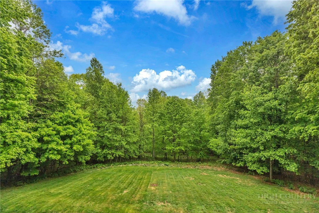 Image number 21 for the current listing