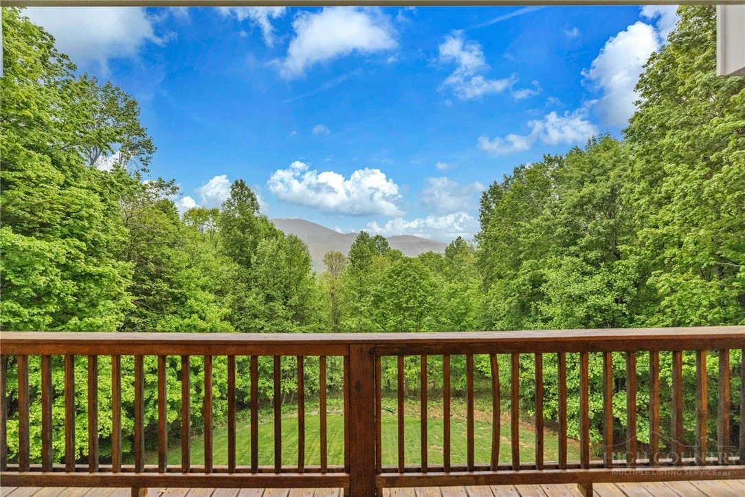 Image number 19 for the current listing