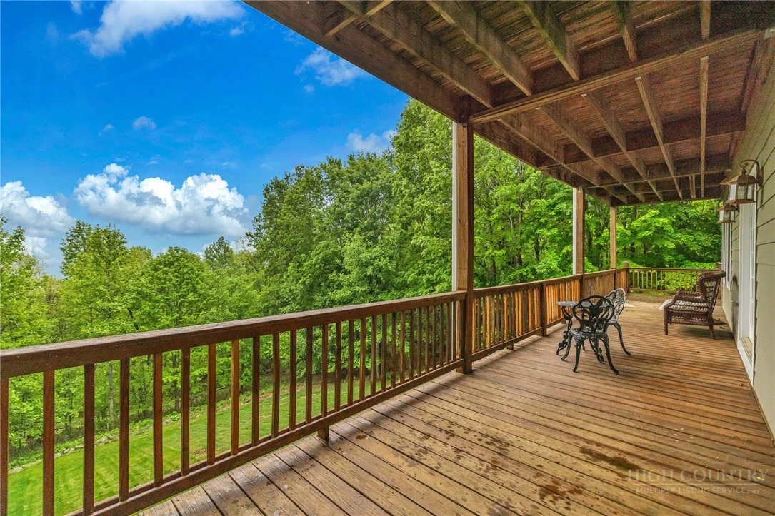 Image number 20 for the current listing