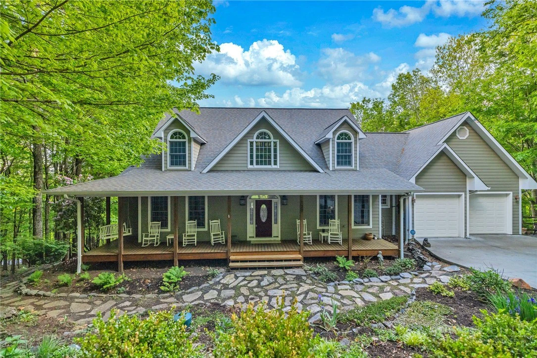 Image number 1 for the current listing
