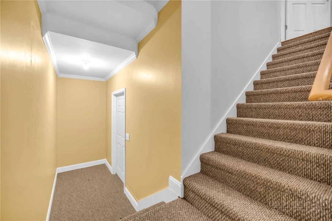 Image number 13 for the current listing
