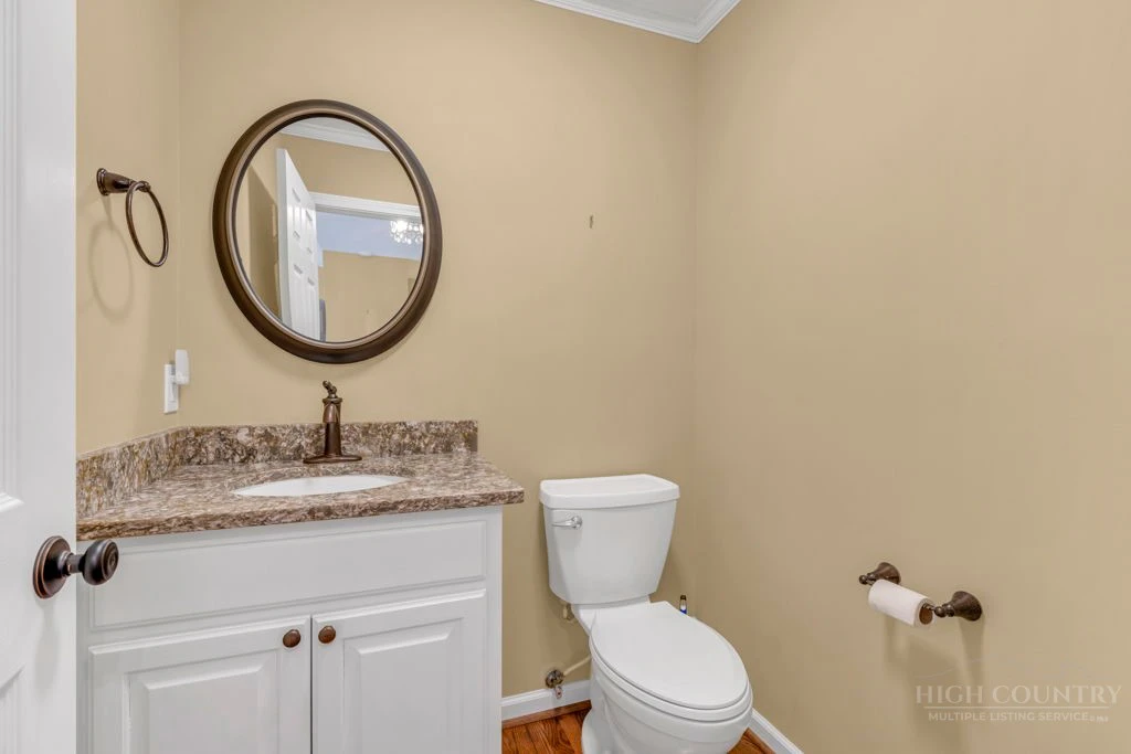 Image number 8 for the current listing
