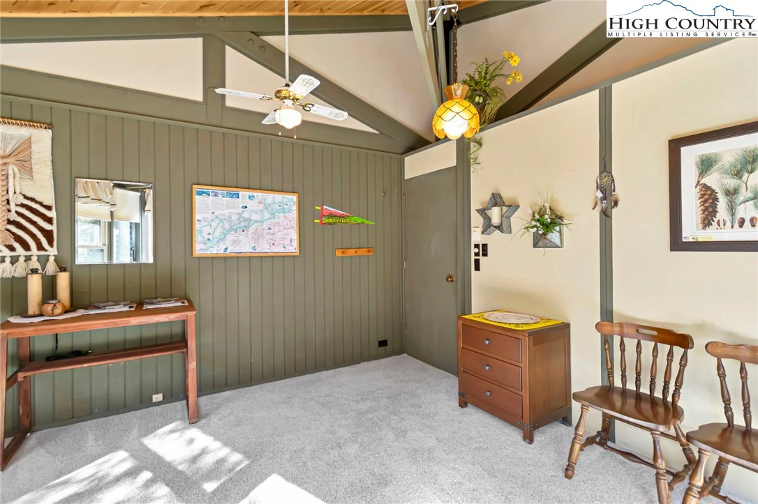 Image number 12 for the current listing