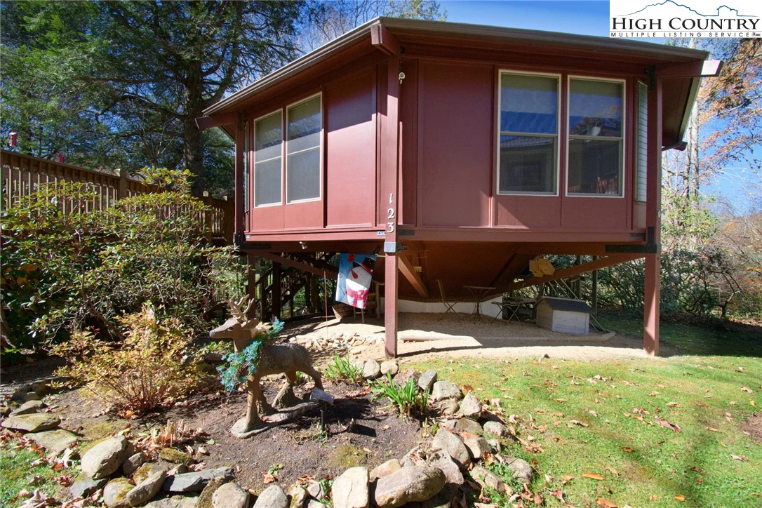 Image number 10 for the current listing