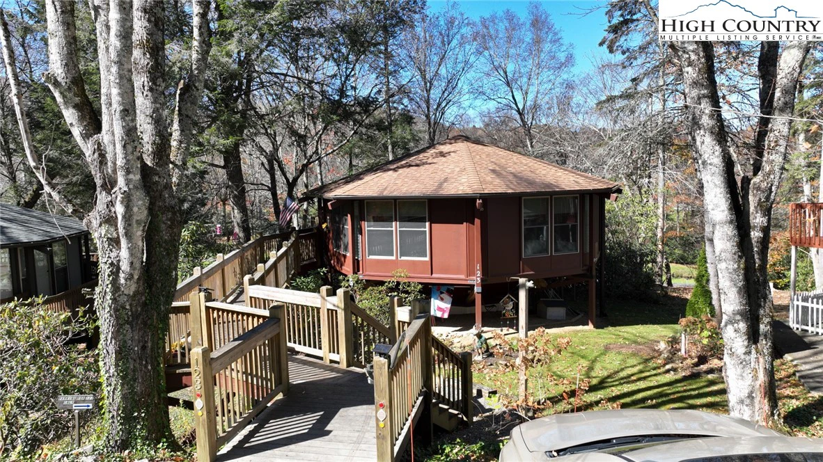 Image number 9 for the current listing