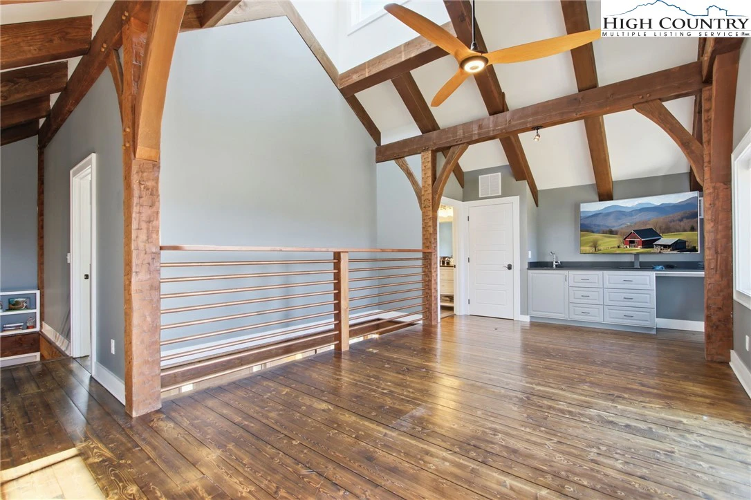 Image number 12 for the current listing