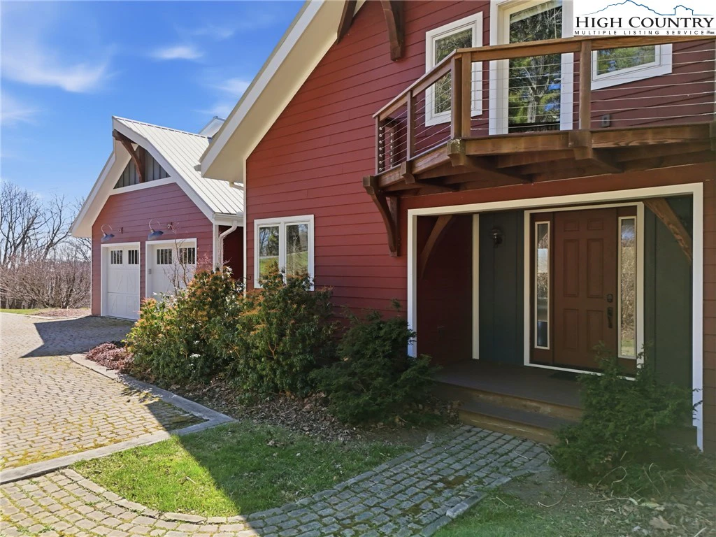 Image number 19 for the current listing